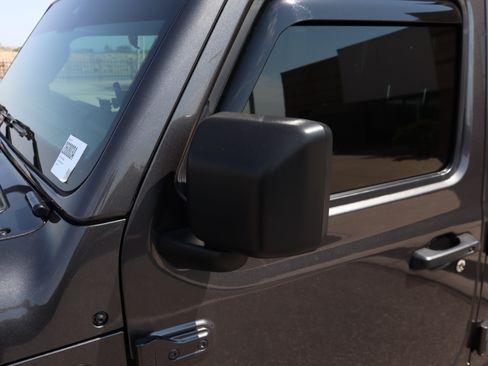 Used 2024 Jeep Gladiator Sport AWD/4WD image 15