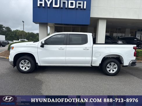 Used 2025 Chevrolet Silverado 1500 LT RWD image 2