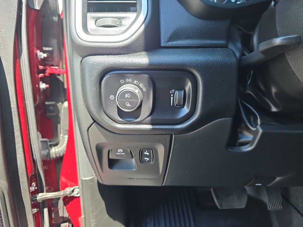 Used 2022 RAM 1500 Big Horn AWD/4WD image 19
