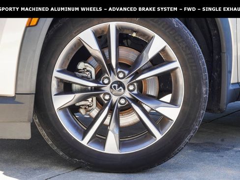 Used 2023 INFINITI QX60 Luxe w/ Performance Audio Package image 3