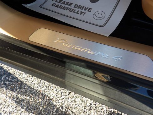 Used 2018 Porsche Panamera 4 image 72