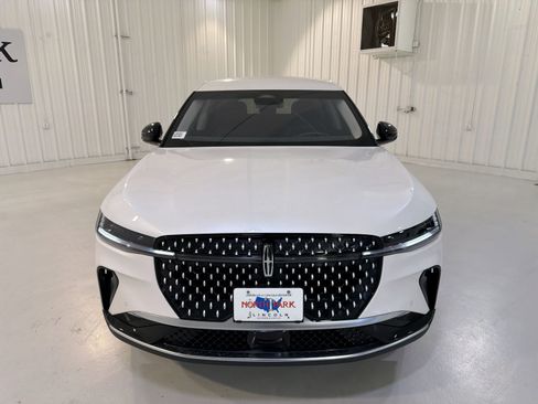 Used 2024 Lincoln Nautilus Premier AWD/4WD image 31