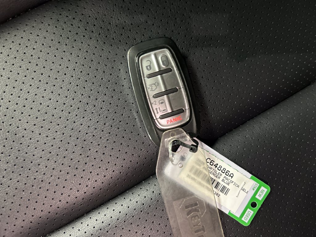 Used 2026 Chrysler Pacifica Select FWD image 22
