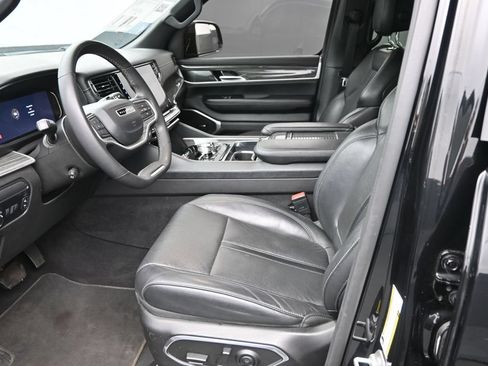 Used 2022 Jeep Wagoneer Series III w/ Flexible Seating Group AWD/4WD image 9