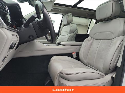 Used 2022 Jeep Grand Wagoneer Series II w/ Convenience Group III image 11