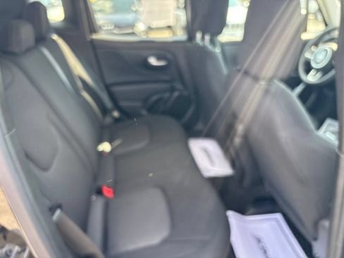 Used 2023 Jeep Renegade Latitude AWD/4WD image 38