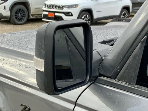 Used 2022 Ford Bronco Badlands image 14