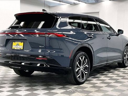 Used 2025 Toyota Crown Signia XLE image 12