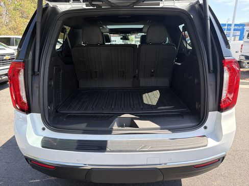 Used 2023 GMC Yukon XL SLT w/ SLT Luxury Package AWD/4WD image 34