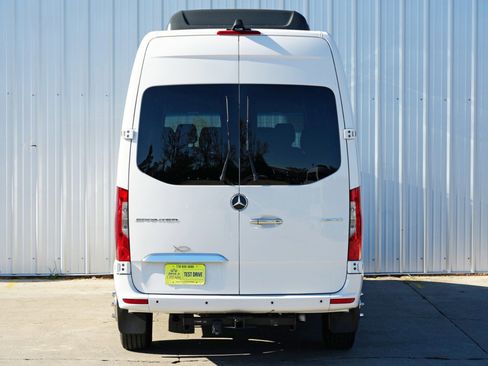 Used 2024 Mercedes-Benz Sprinter 2500 image 42