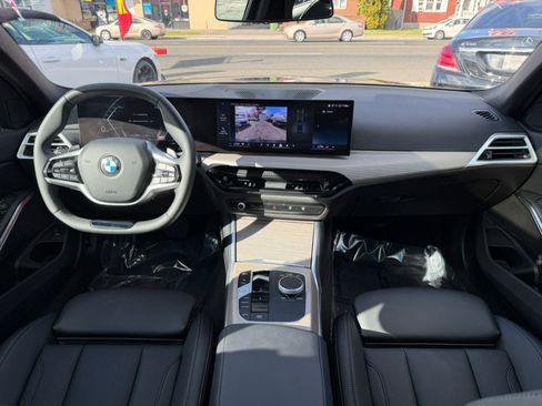 Used 2025 BMW 330i xDrive Sedan image 25