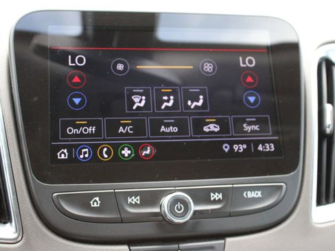 Used 2021 Chevrolet Malibu LT FWD image 35