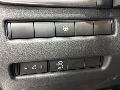 Used 2023 Nissan Rogue SV image 19