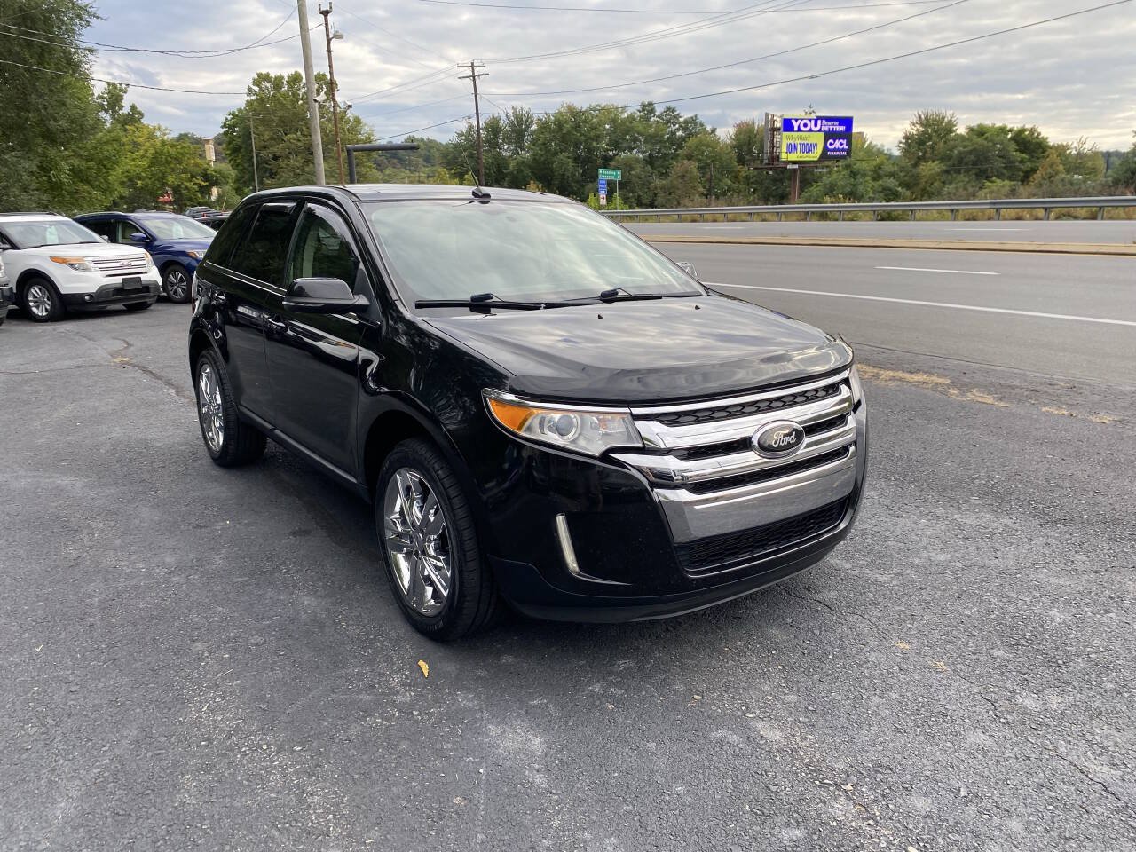 Used 2014 Ford Edge Limited w/ Equipment Group 301A AWD/4WD image 4