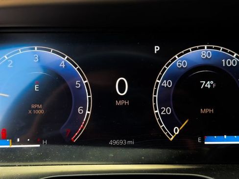 Used 2024 Jeep Grand Cherokee Laredo RWD image 12