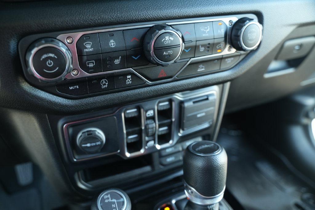 Used 2024 Jeep Gladiator Sport AWD/4WD image 36
