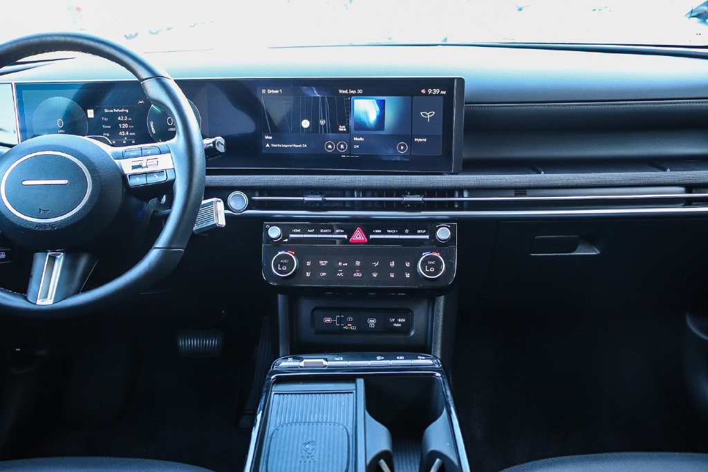 Certified 2025 Hyundai Tucson Limited AWD/4WD image 13