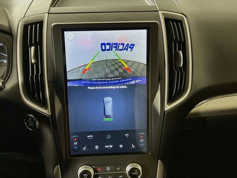 Certified 2022 Ford Edge SEL w/ Convenience Package AWD/4WD image 16