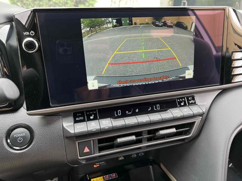 Used 2025 Toyota Camry XSE image 31