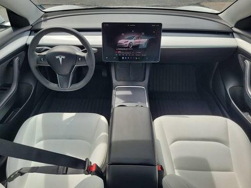 Used 2022 Tesla Model 3 Long Range AWD/4WD image 8