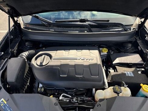 Used 2019 Jeep Cherokee Trailhawk image 19