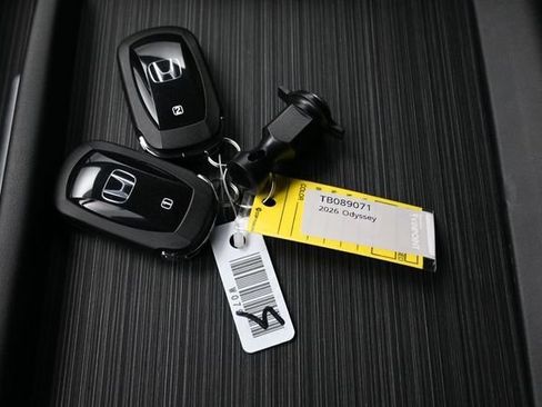 New 2026 Honda Odyssey Touring image 9