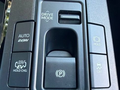 Used 2024 Toyota Prius Prime FWD image 29