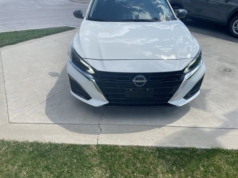 Used 2025 Nissan Altima 2.5 SV image 8