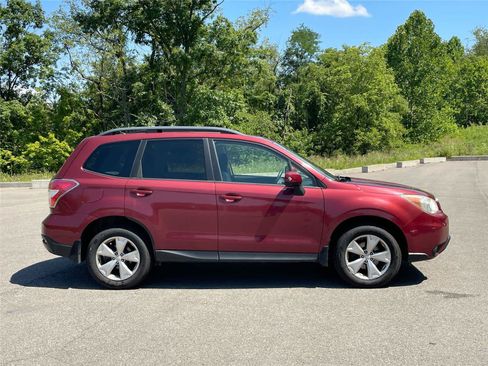 Used 2014 Subaru Forester 2.5i Premium AWD/4WD image 6