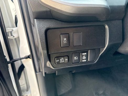 Used 2022 Toyota Tacoma TRD Off-Road w/ Technology Package AWD/4WD image 14