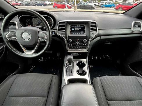 Used 2019 Jeep Grand Cherokee Laredo w/ Security & Convenience Group image 15