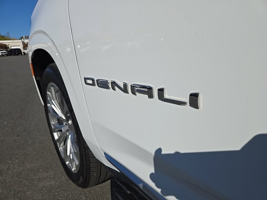 Used 2024 GMC Yukon Denali w/ Max Trailering Package AWD/4WD image 11