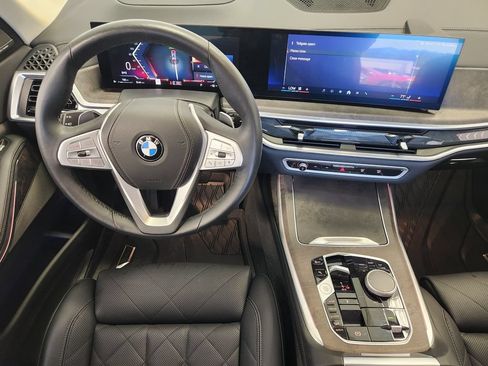 Used 2025 BMW X7 xDrive40i AWD/4WD image 27