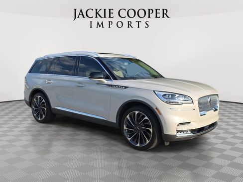 Used 2023 Lincoln Aviator Reserve w/ Equipment Group 201A AWD/4WD image 3