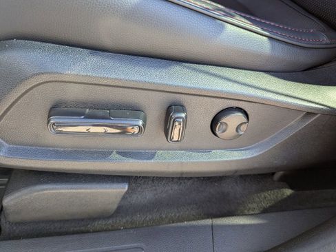 Used 2025 Honda Pilot Black Edition image 19