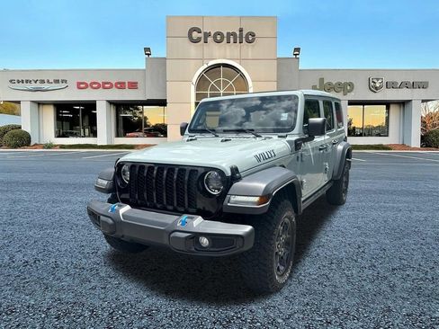 Used 2023 Jeep Wrangler Unlimited w/ Sun & Screen Package AWD/4WD image 7