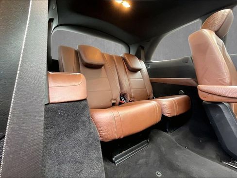 Used 2024 Mercedes-Benz GLS 450 4MATIC image 26