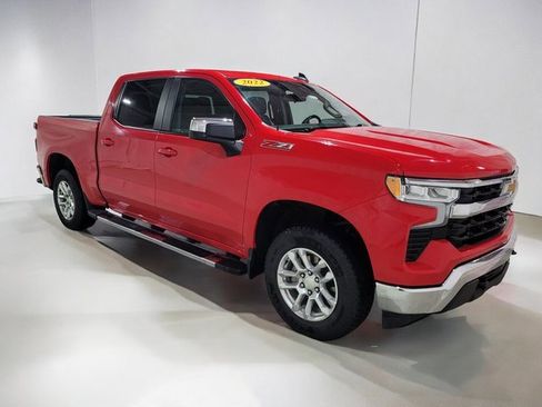 Used 2022 Chevrolet Silverado 1500 LT image 2