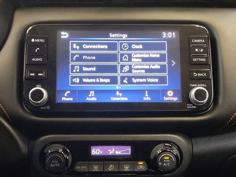 Used 2022 Nissan Kicks SR w/ Interior Electronics Package FWD image 25