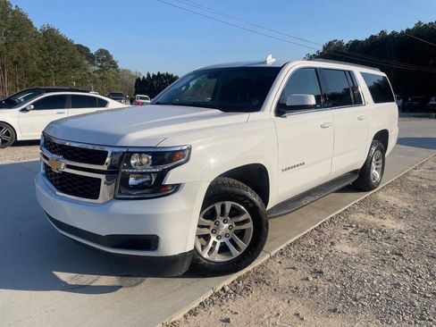 Used 2019 Chevrolet Suburban LT image 2
