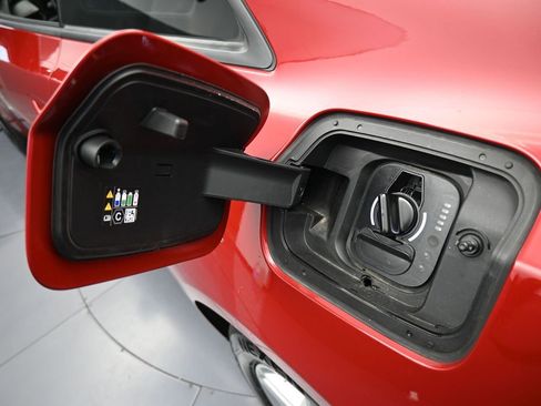 Used 2025 Dodge Charger R/T w/ Sun & Sound Package image 39