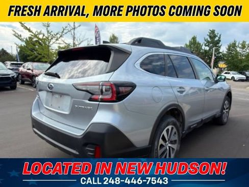 Used 2022 Subaru Outback Premium AWD/4WD image 3