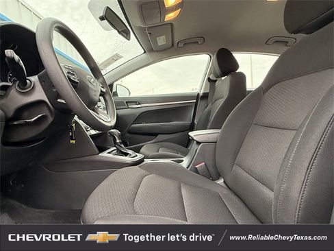 Used 2019 Hyundai Elantra SE w/ Cargo Package image 26