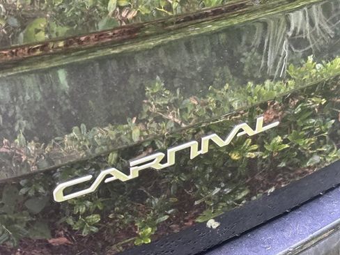 Used 2023 Kia Carnival SX Prestige FWD image 9