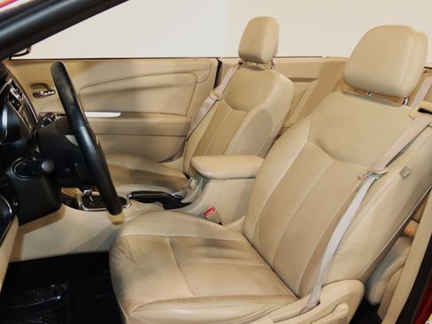 Used 2013 Chrysler 200 Limited FWD image 35