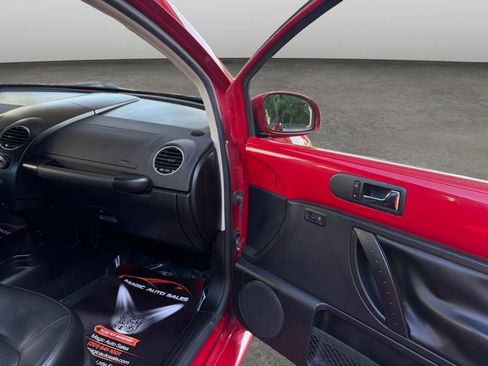 Used 2009 Volkswagen Beetle Coupe FWD image 17