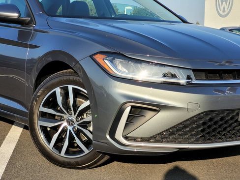 New 2026 Volkswagen Jetta SE FWD image 3