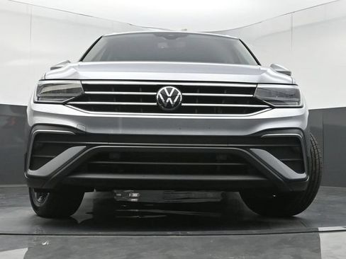Used 2024 Volkswagen Tiguan SE FWD image 32
