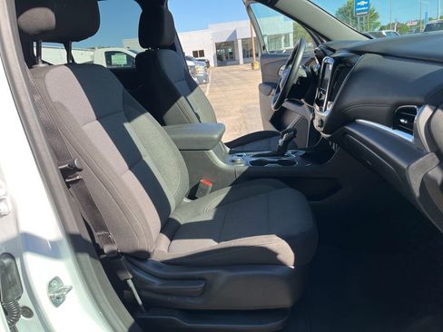 Used 2023 Chevrolet Traverse LT FWD image 29