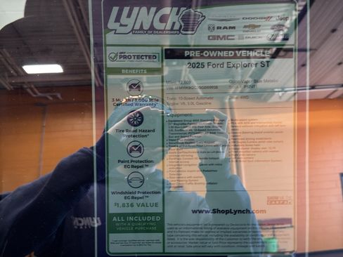 Used 2025 Ford Explorer ST image 44